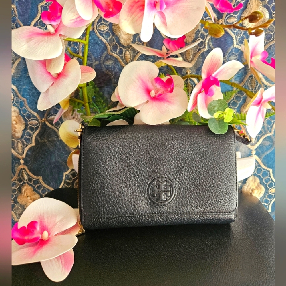 Tory burch wallet crossbody